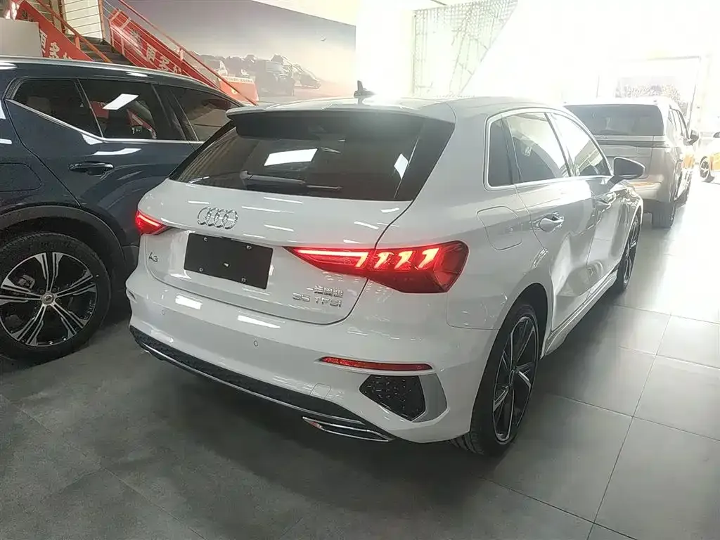 Audi A3 2023 из CN, фото 7