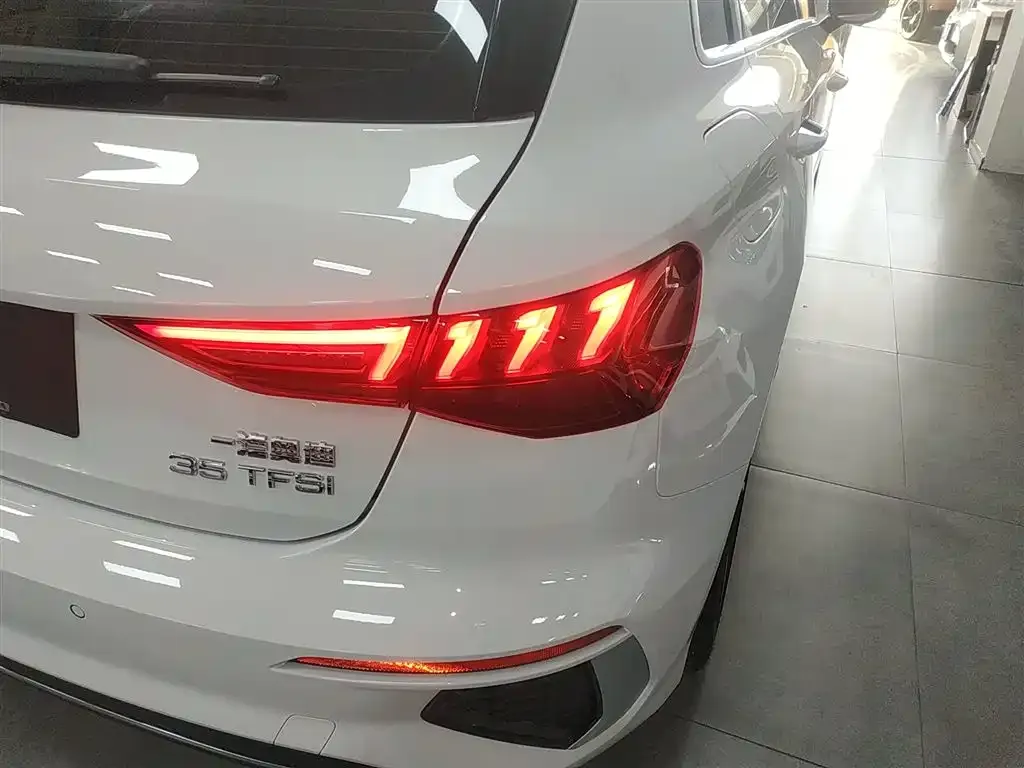 Audi A3 2023 из CN, фото 8