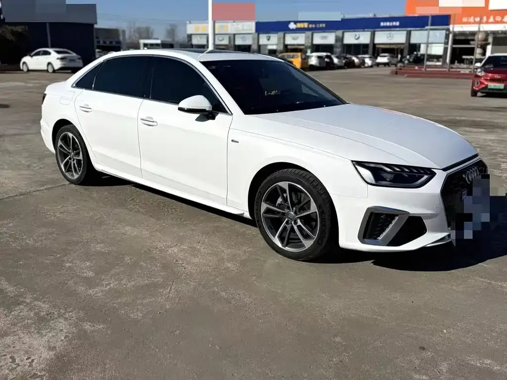 Audi A4L 2021 из CN, фото 9