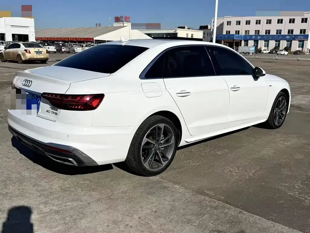Audi A4L 2021 из CN, фото 6