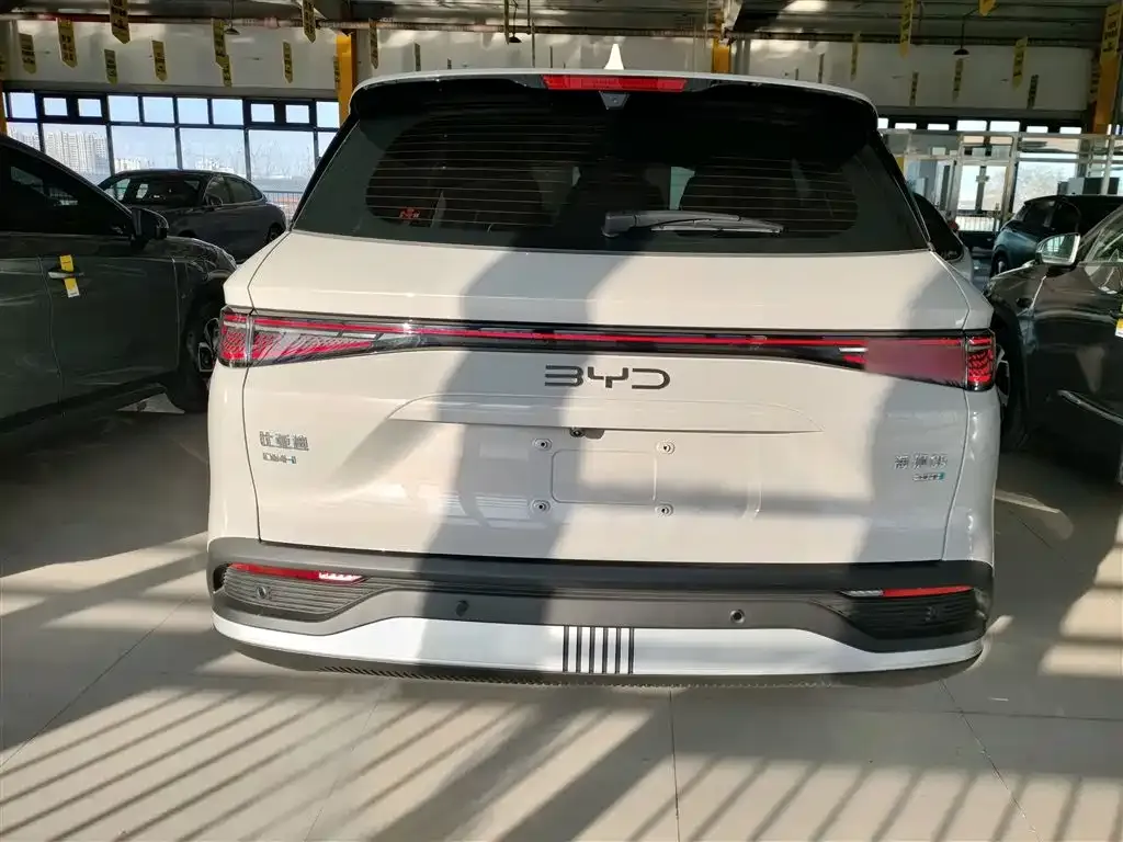 BYD Seal 05 DM-i — фото 6