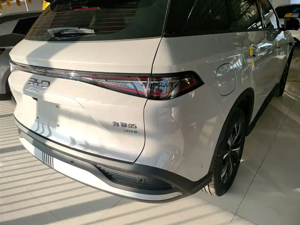 BYD Seal 05 DM-i — фото 8