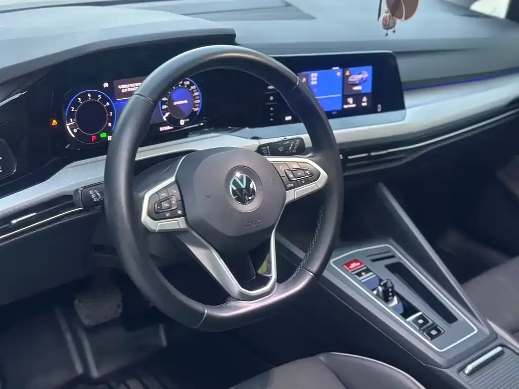 Volkswagen Golf 2022 из CN, фото 4