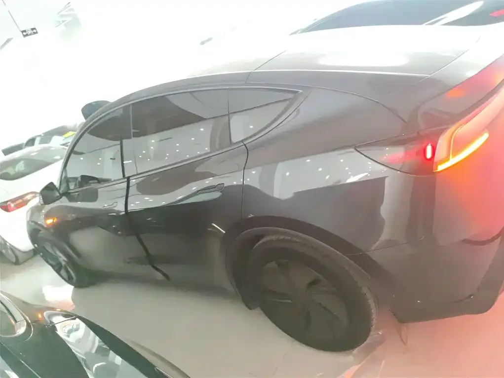 Tesla Model Y 2025 из CN, фото 5