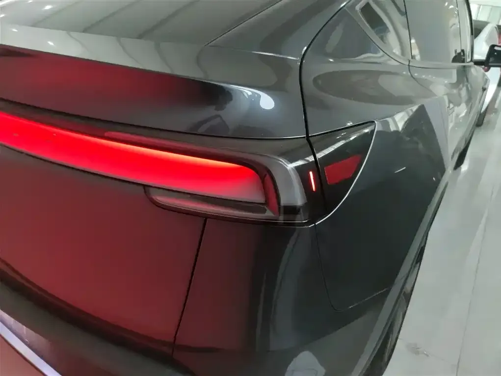 Tesla Model Y 2025 из CN, фото 2