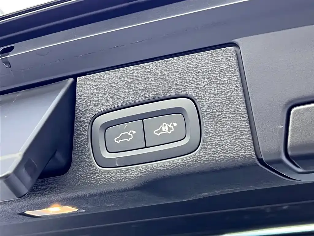 Volvo XC60 2025 из CN, фото 10