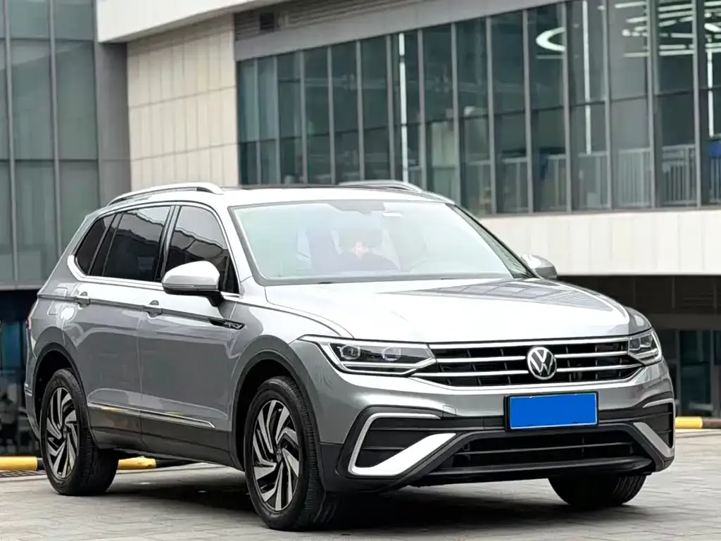 Volkswagen Tiguan L — фото 4