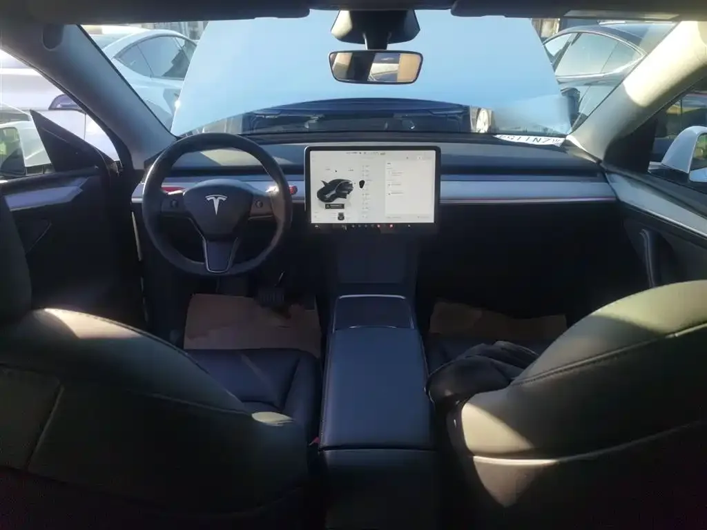 Tesla Model Y — фото 4
