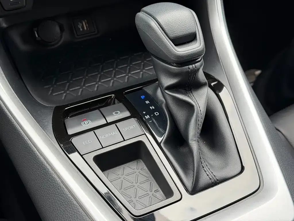 Toyota RAV4 2025 из CN, фото 4