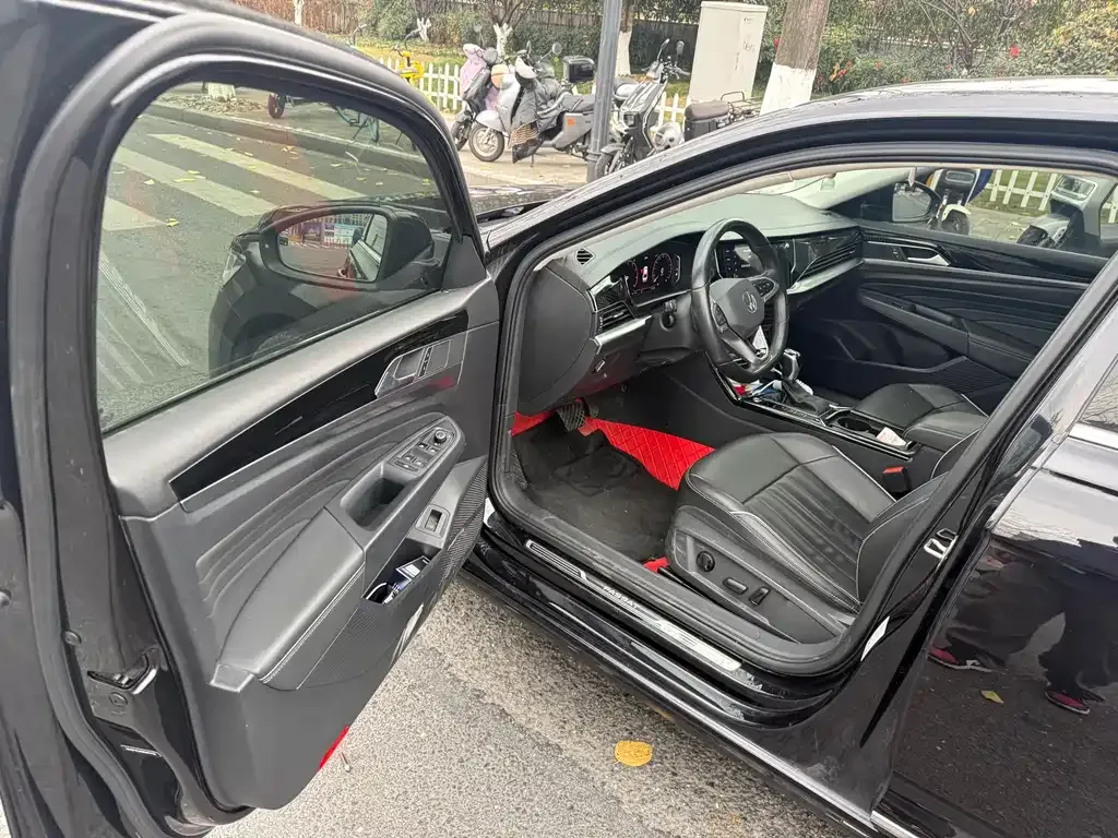 Volkswagen Passat 2021 из CN, фото 4