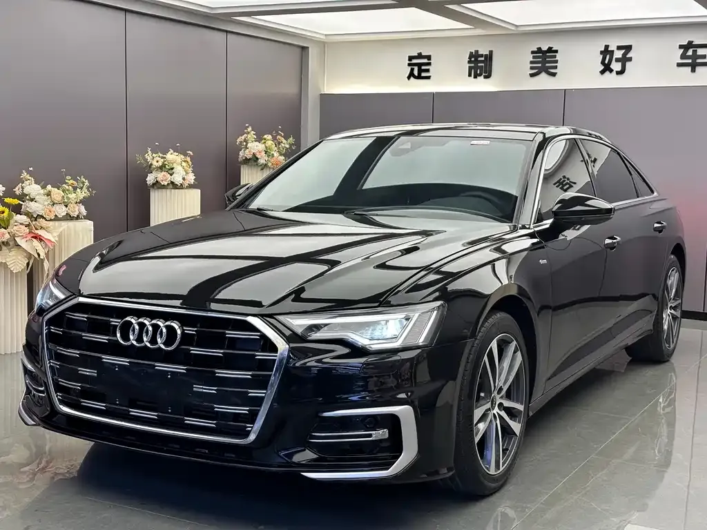 Audi A6L — фото 1