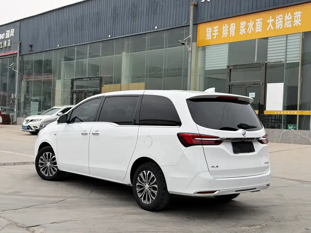 Buick GL8 2023 из CN, фото 7