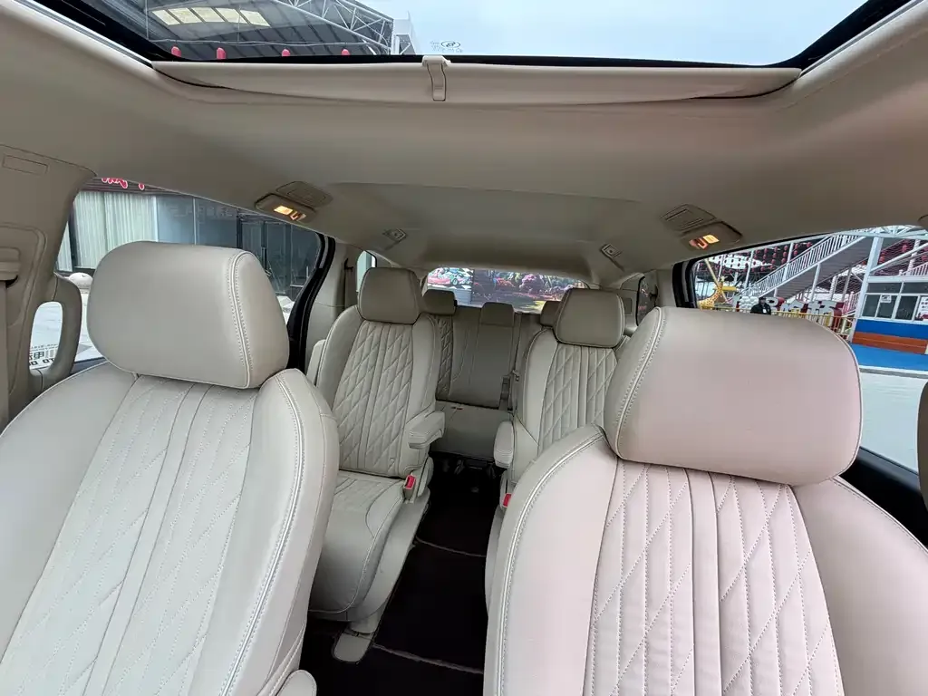 Buick GL8 2023 из CN, фото 3
