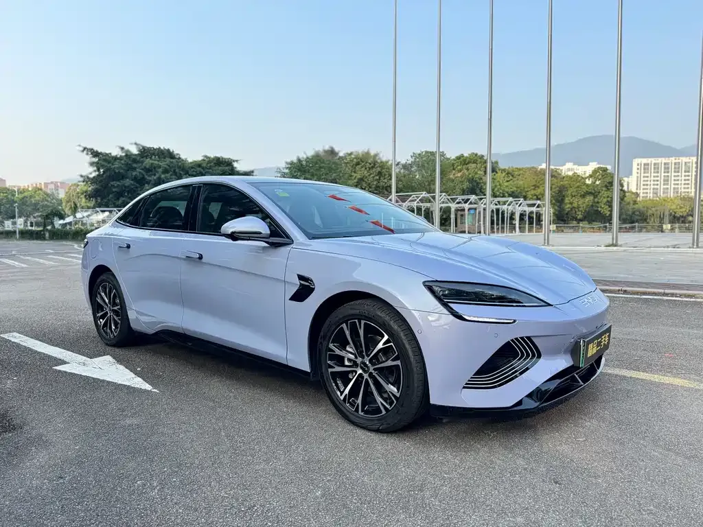 BYD Seal — фото 3
