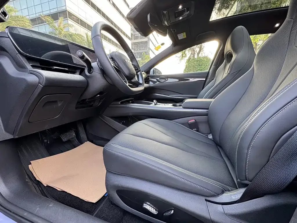 BYD Seal — фото 4