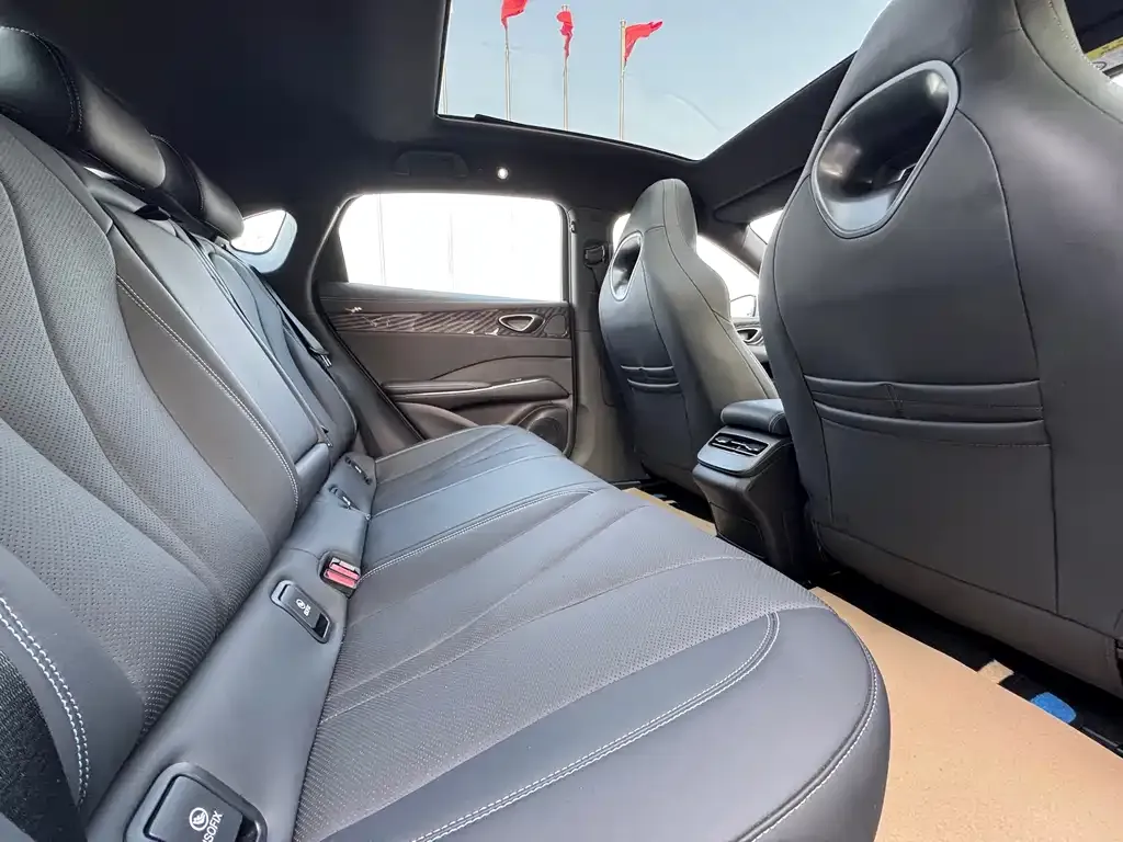 BYD Seal — фото 7