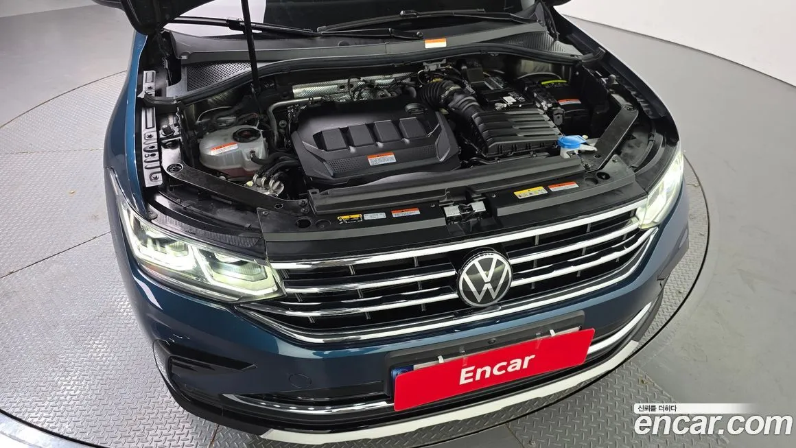 Volkswagen Tiguan — фото 8