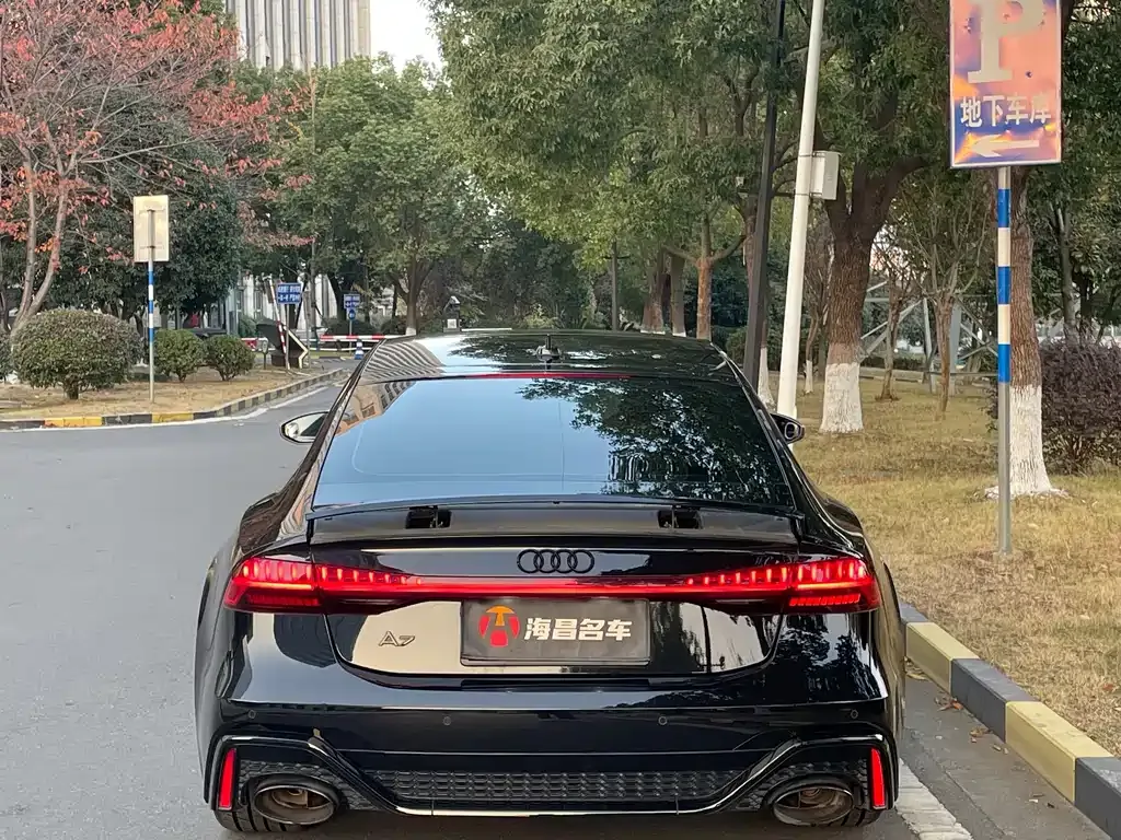 Audi RS 7 2024 из CN, фото 3