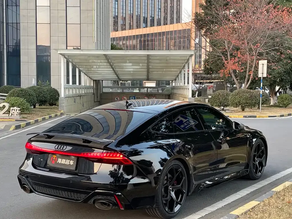 Audi RS 7 2024 из CN, фото 9