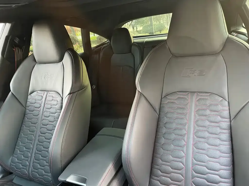 Audi RS 7 2024 из CN, фото 6