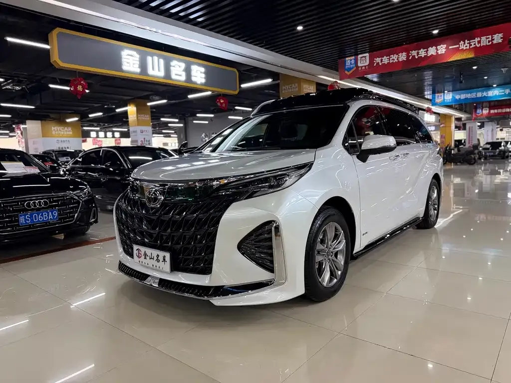 Toyota Sienna 2025 из CN, фото 1