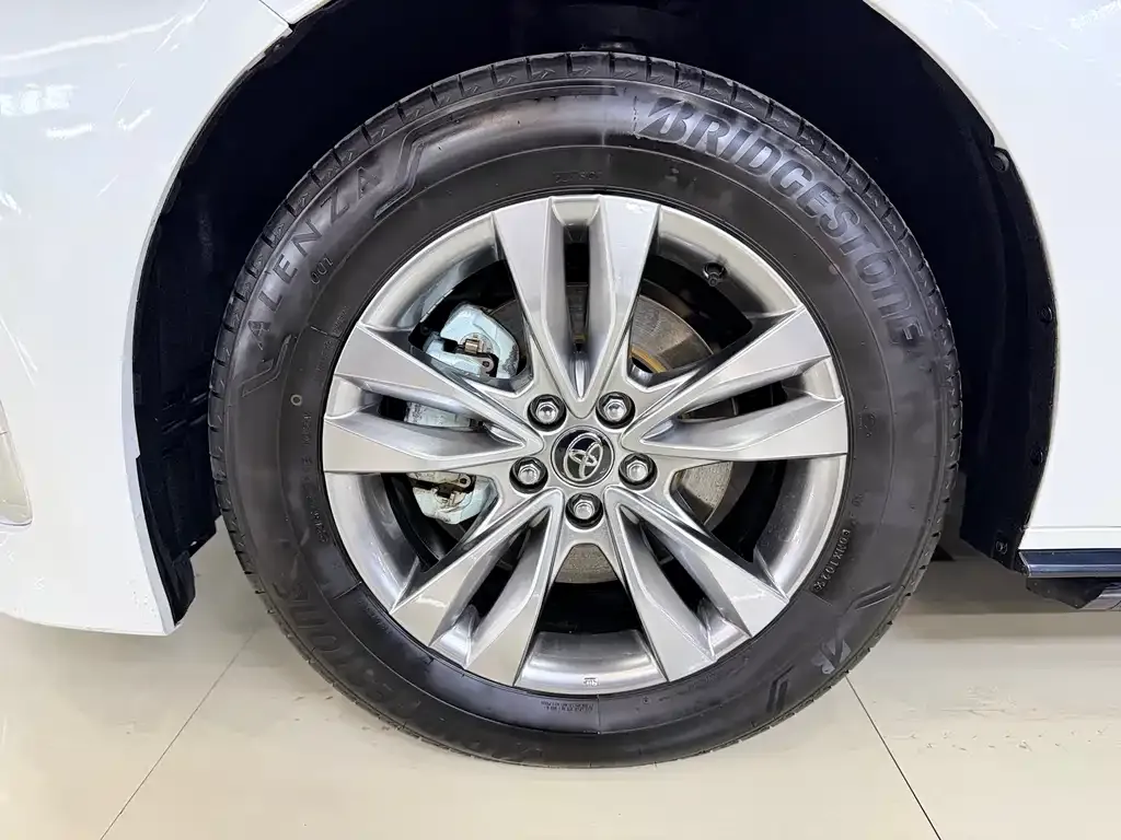 Toyota Sienna 2025 из CN, фото 8