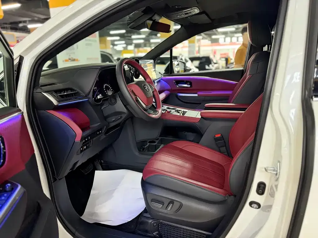 Toyota Sienna 2025 из CN, фото 6