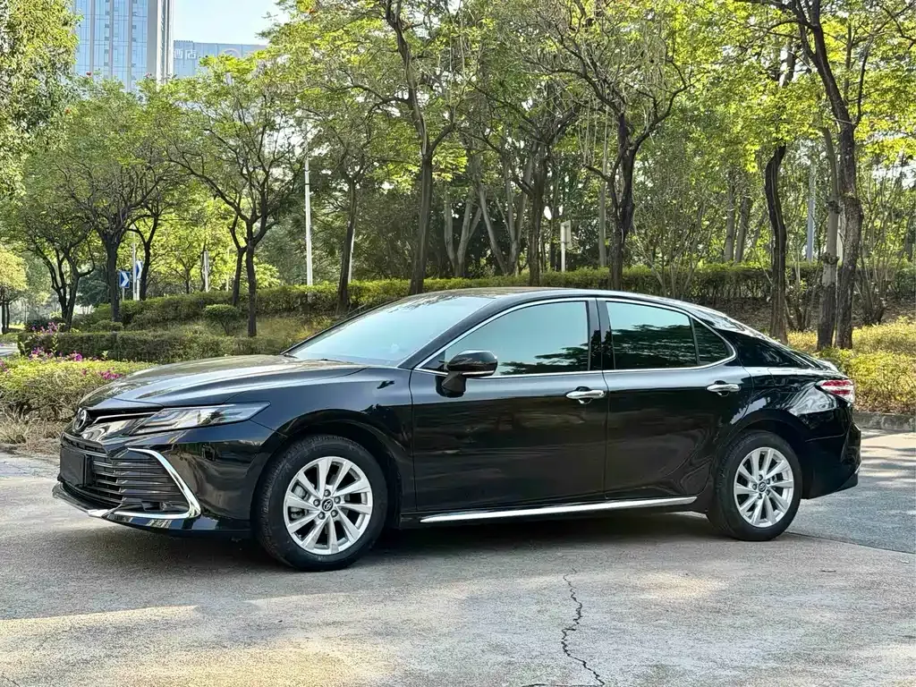 Toyota Camry 2023 из CN, фото 1