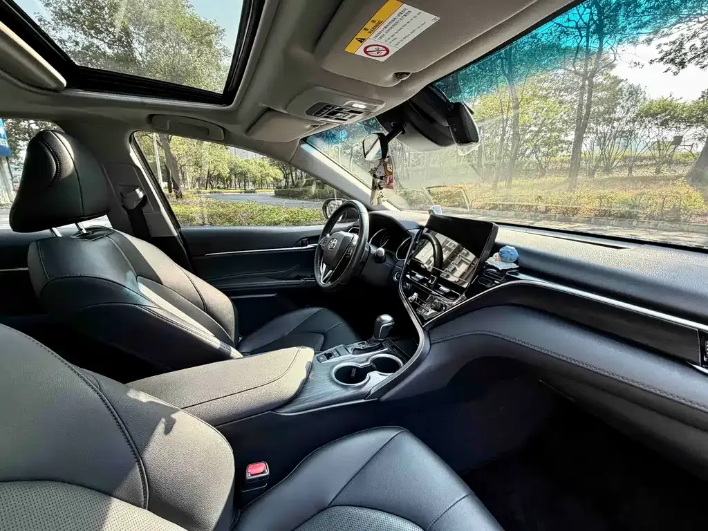 Toyota Camry 2023 из CN, фото 10