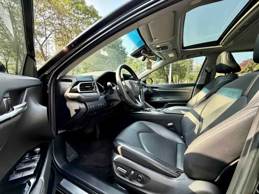 Toyota Camry 2023 из CN, фото 4