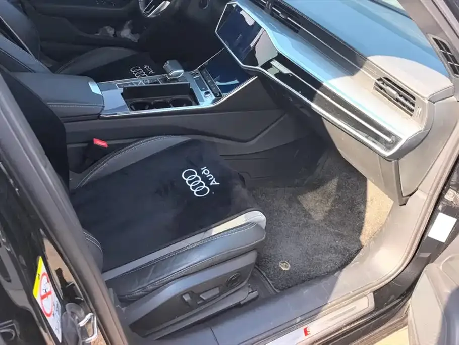 Audi A6L 2022 из CN, фото 4