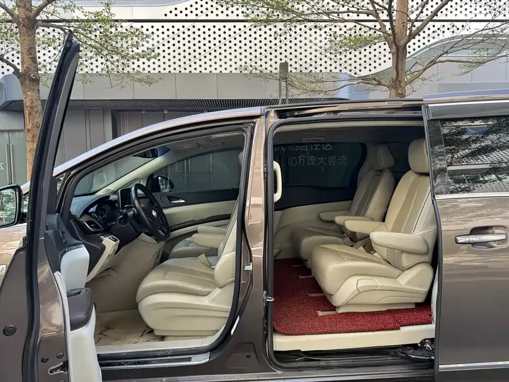 Buick GL8 2021 из CN, фото 4