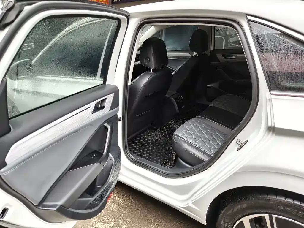 Volkswagen Sagitar 2023 из CN, фото 2
