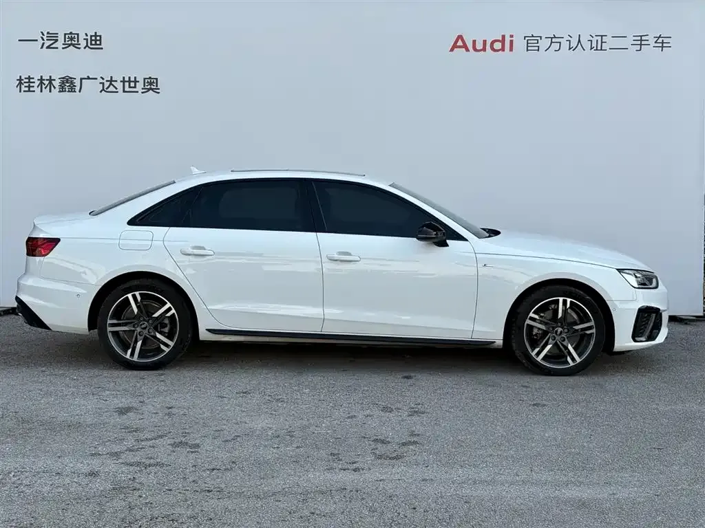 Audi A4L 2022 из CN, фото 5