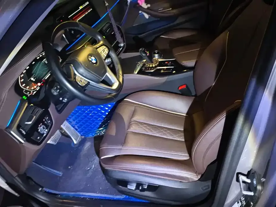 BMW 5 Series 2023 из CN, фото 6