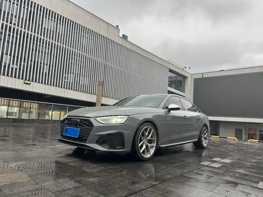 Audi S4