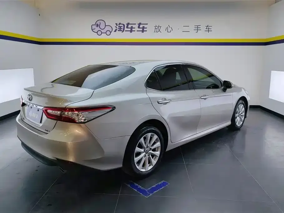 Toyota Camry 2021 из CN, фото 10