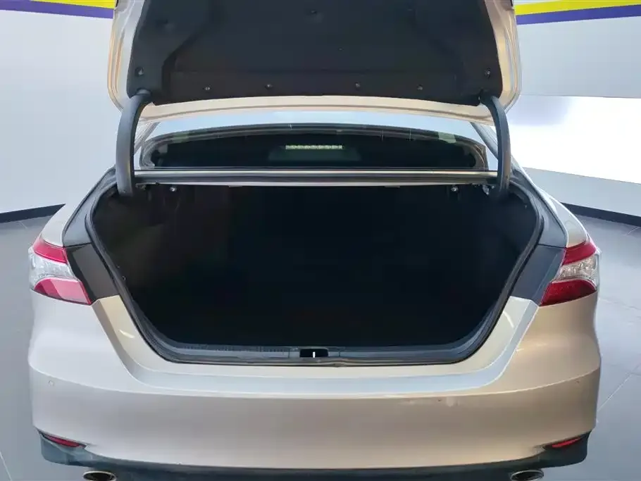 Toyota Camry 2021 из CN, фото 2