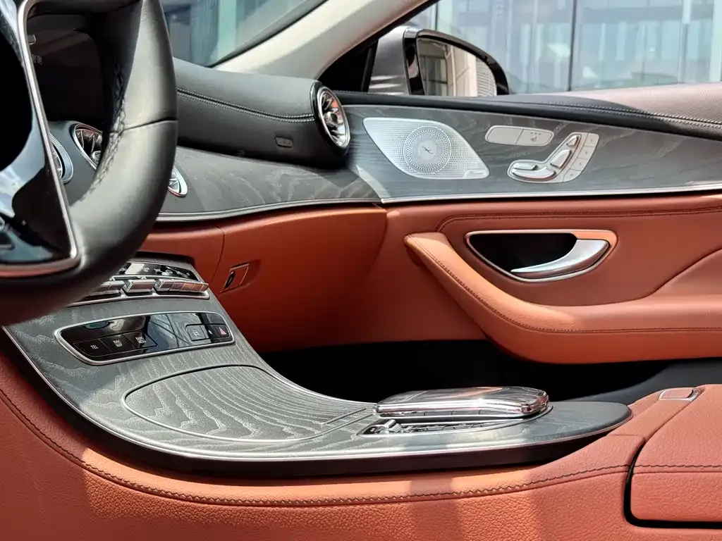 Mercedes-Benz CLS — фото 3