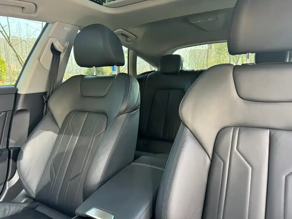 Audi A7 2021 из CN, фото 8