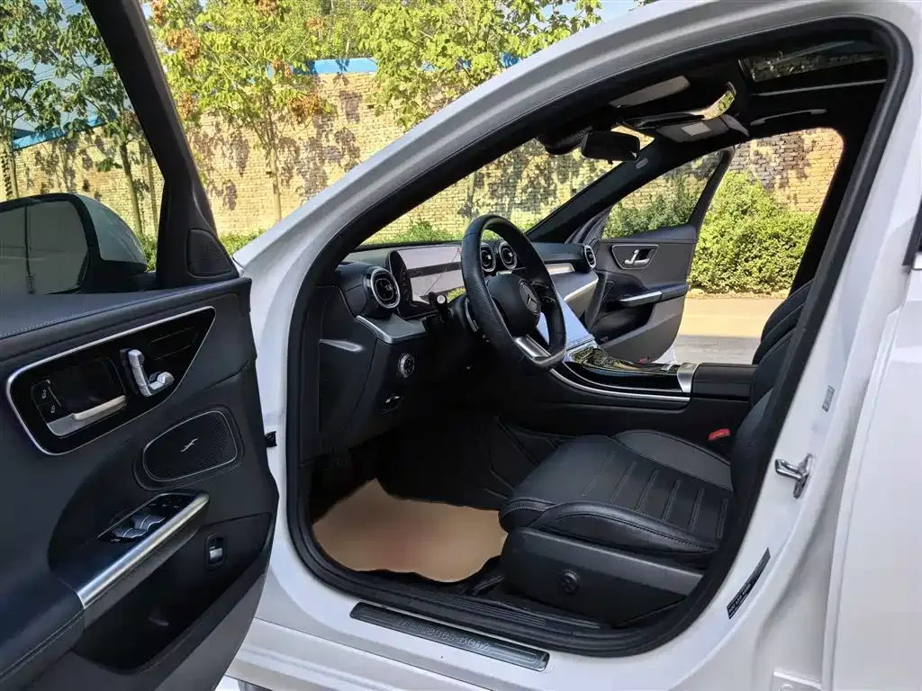 Mercedes-Benz C-Class 2023 из CN, фото 2