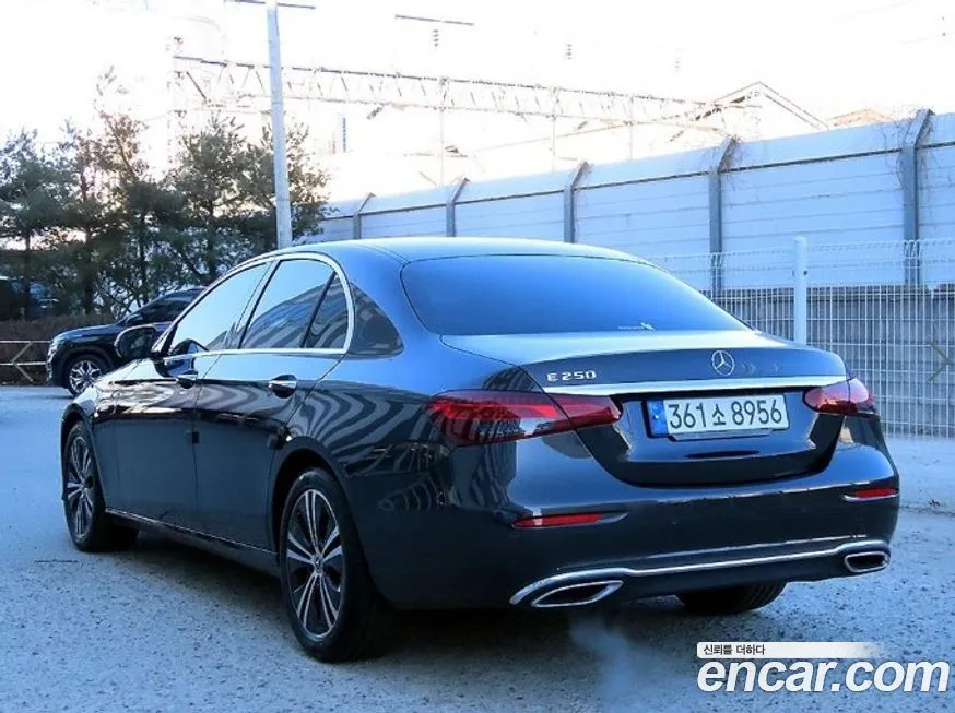 Mercedes-Benz E-Class 2022 из KR, фото 2