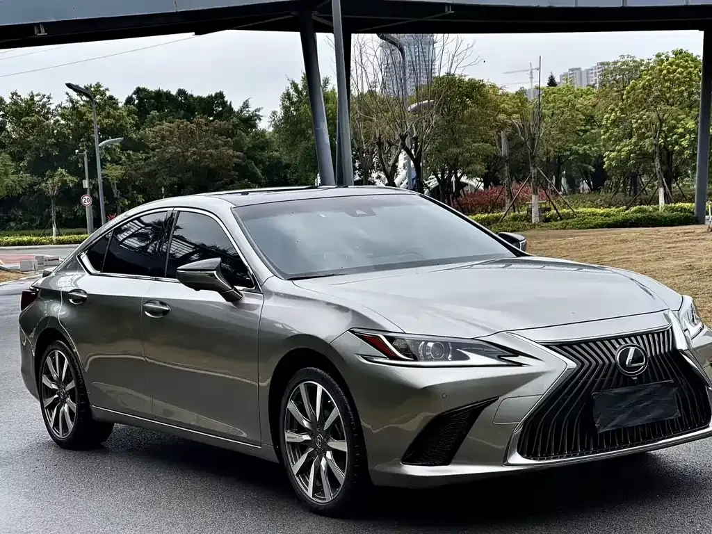 Lexus ES 2021 из CN, фото 9