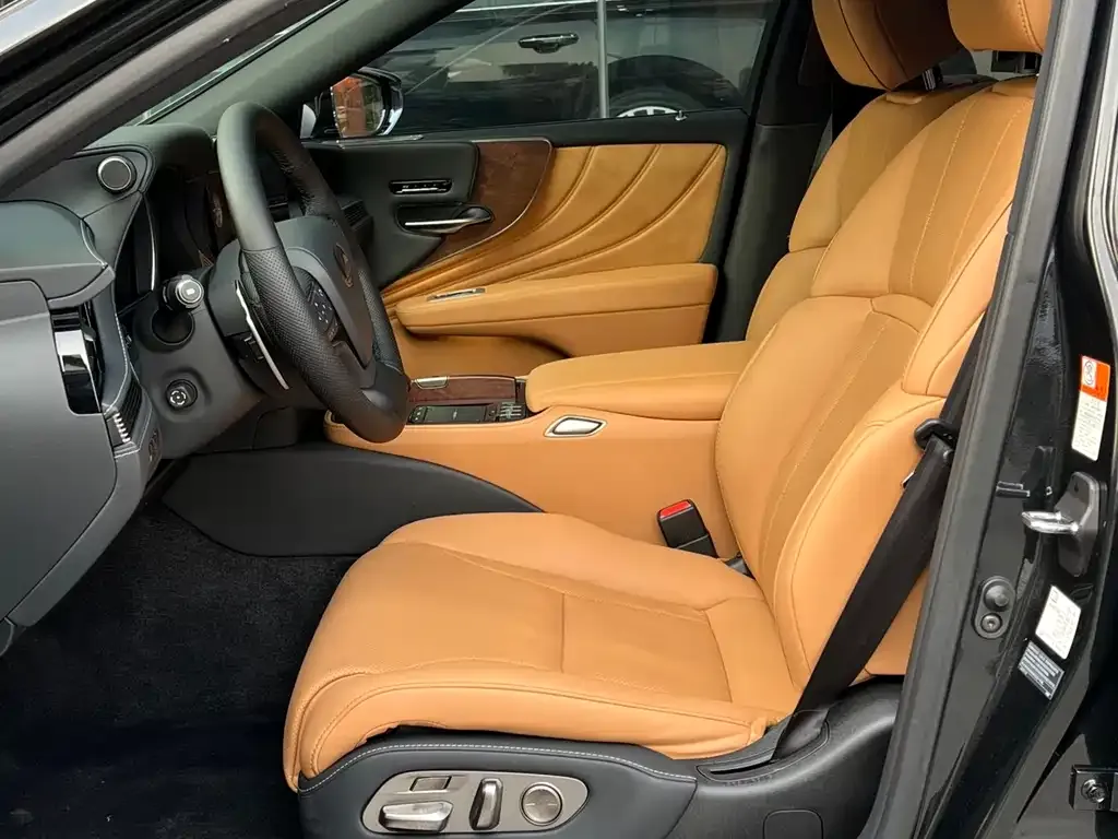 Lexus LS 2021 из CN, фото 9