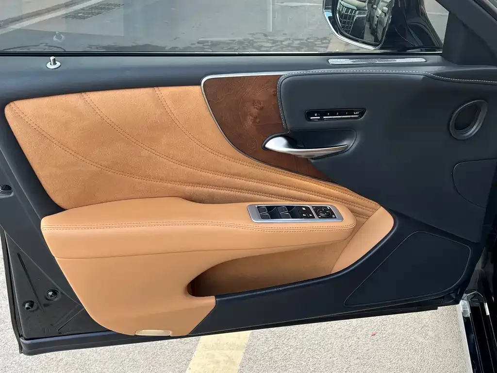 Lexus LS 2021 из CN, фото 10