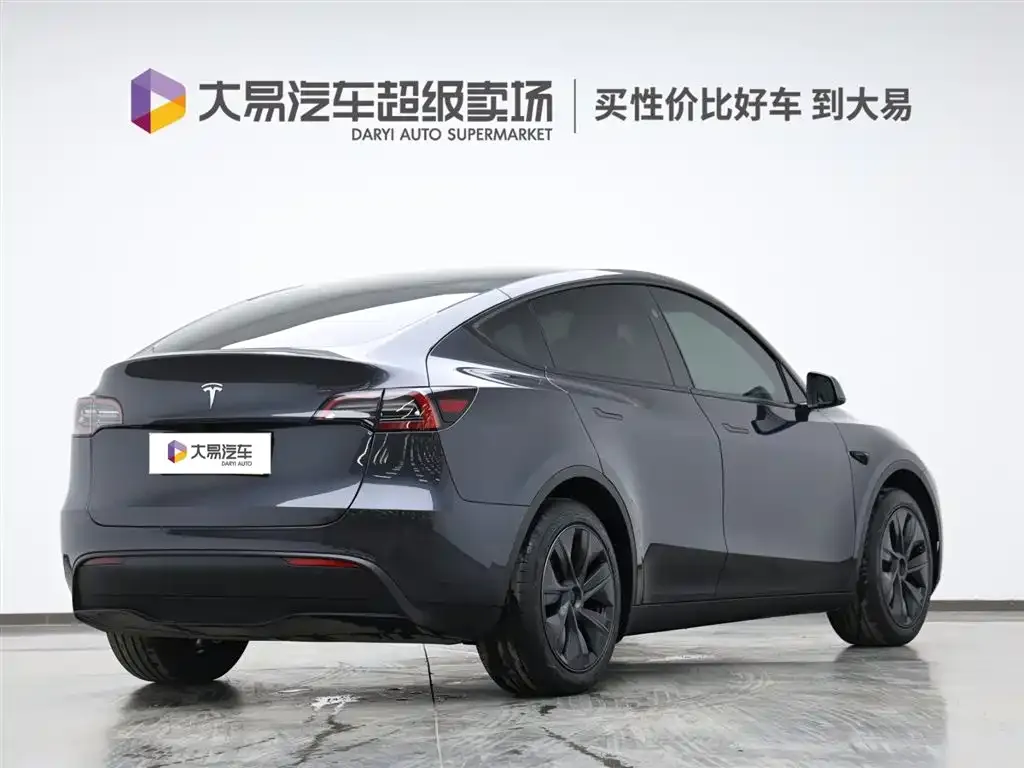 Tesla Model Y 2024 из CN, фото 3