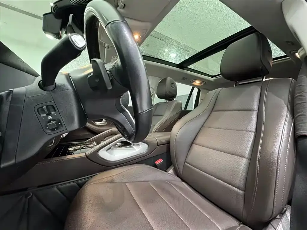 Mercedes-Benz GLS — фото 10