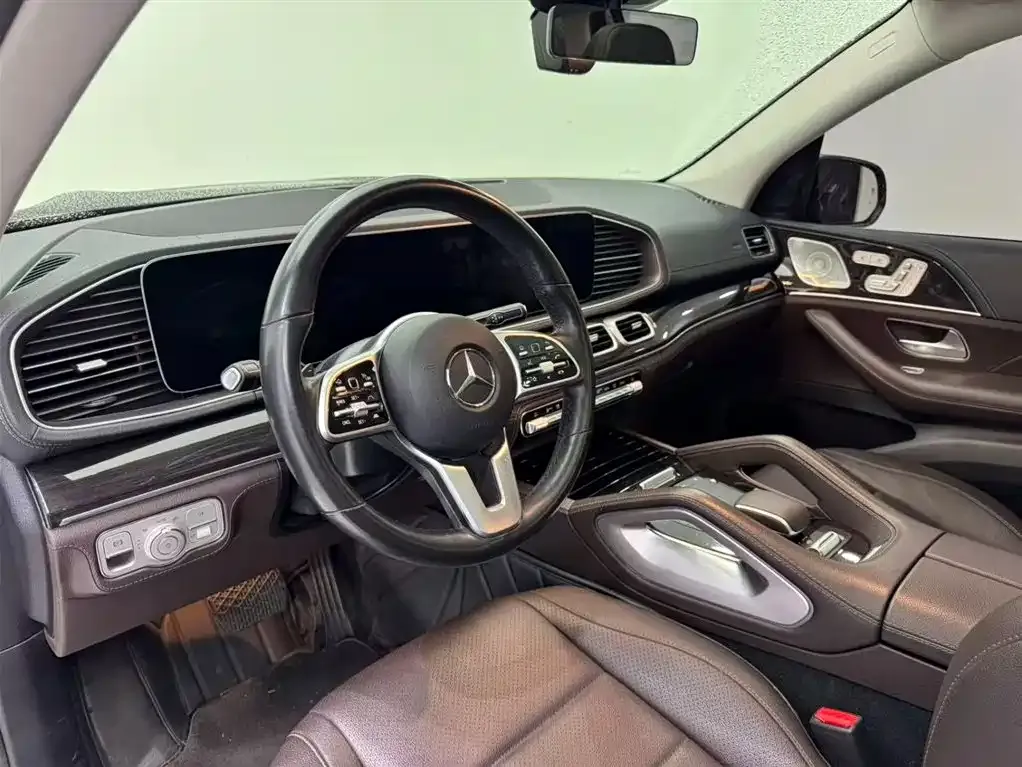 Mercedes-Benz GLS — фото 9