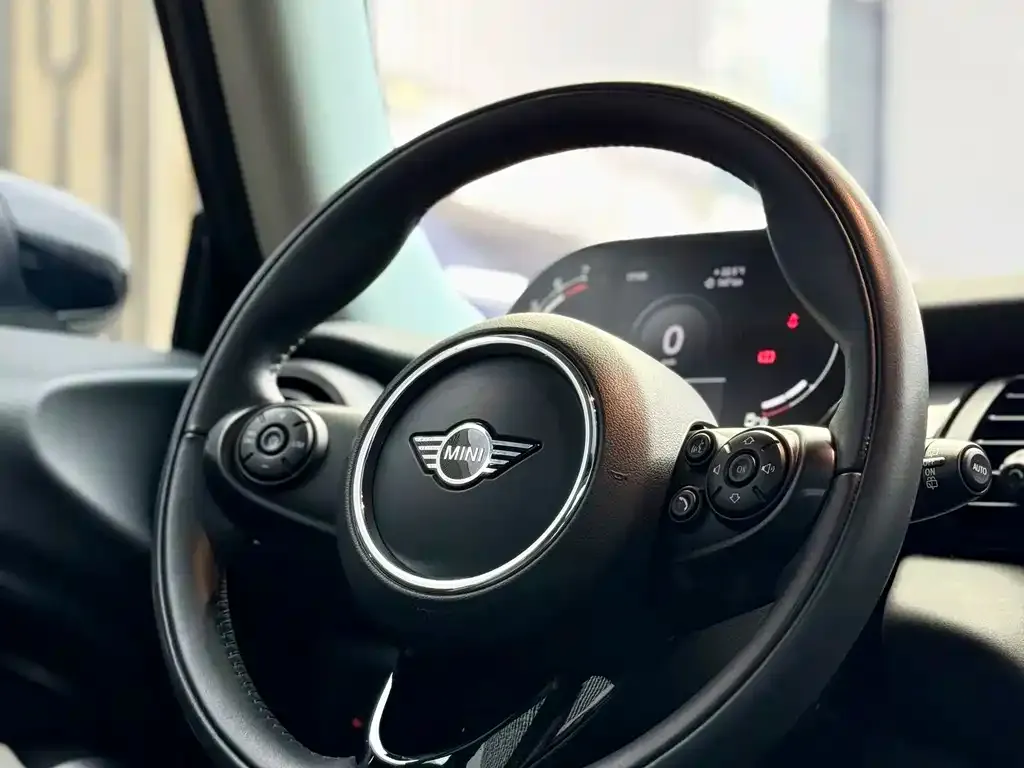 MINI Cooper (3-door) 2021 из CN, фото 2