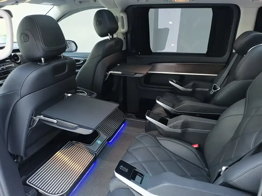 Mercedes-Benz V-Class 2022 из CN, фото 5